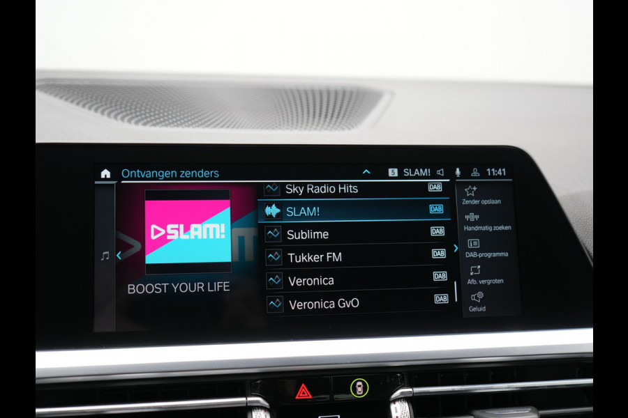 BMW 3 Serie Touring 330e M Sport Plug In Hybrid 293pk PHEV | Panodak | Adaptive Cruise | Trekhaak af Fabriek | Harman Kardon | Head Up | Adaptive Onderstel | Apple Carplay | Sportstoelen |