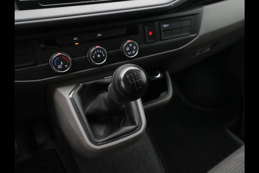 Volkswagen Transporter 2.0 TDI L2H1 28 Economy Business Navi via App Pdc Cruise Trekhaak