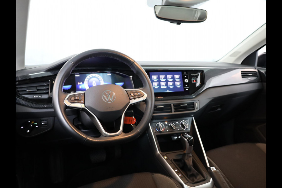 Volkswagen Polo 1.0 TSI Life 95 pk Automaat (DSG) | Navigatie via App | Parkeersensoren (Park assist) | Adaptieve cruise control | Stoelverwarming | LED koplampen |
