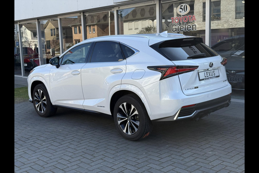 Lexus NX 300h Luxury Line | Trekhaak, Leer, Stoel + Stuurverwarming, Dodehoekherkenning, Elektrische achterklep, 18 inch