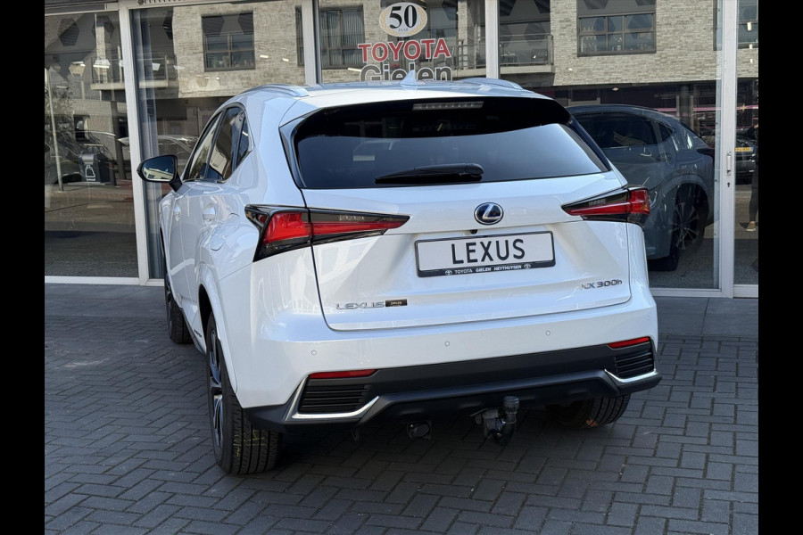 Lexus NX 300h Luxury Line | Trekhaak, Leer, Stoel + Stuurverwarming, Dodehoekherkenning, Elektrische achterklep, 18 inch