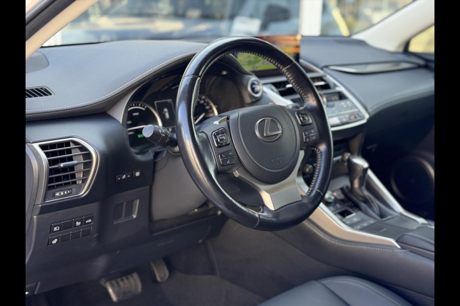 Lexus NX 300h Luxury Line | Trekhaak, Leer, Stoel + Stuurverwarming, Dodehoekherkenning, Elektrische achterklep, 18 inch