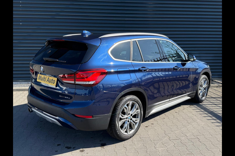 BMW X1 xDrive25e XLine Plug in Hybrid PHEV | Panodak | Adaptive Cruise | Camera | LED | Sportstoelen Leder | Sfeerverlichtiging |