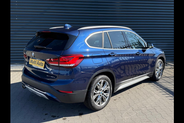 BMW X1 xDrive25e XLine Plug in Hybrid PHEV | Panodak | Adaptive Cruise | Camera | LED | Sportstoelen Leder | Sfeerverlichtiging |