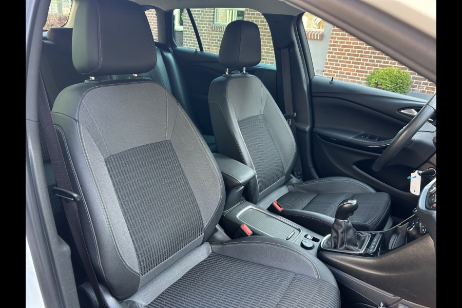 Opel Astra Sports Tourer 1.2 110pk Design & Tech Navi, Camera, Carplay, LMV, PDC