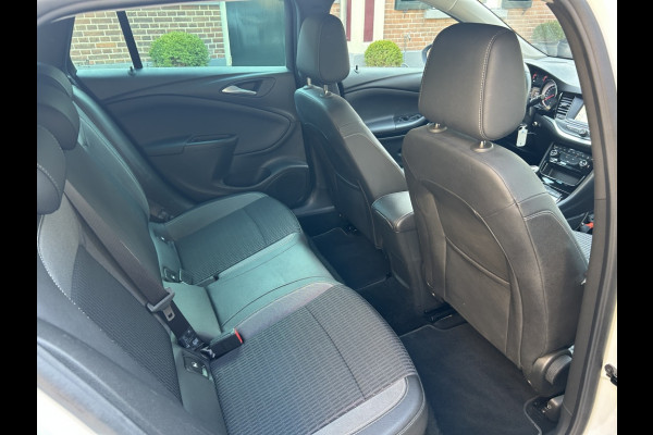 Opel Astra Sports Tourer 1.2 110pk Design & Tech Navi, Camera, Carplay, LMV, PDC