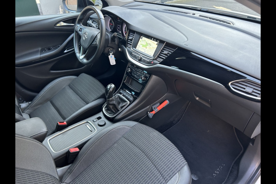 Opel Astra Sports Tourer 1.2 110pk Design & Tech Navi, Camera, Carplay, LMV, PDC