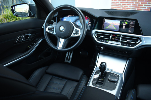 BMW 3 Serie Touring 330e xDrive M-Sport Dravit Pano HUD El-zetels Adp-demping Camera