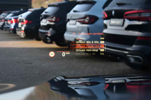 BMW 3 Serie Touring 330e xDrive M-Sport Dravit Pano HUD El-zetels Adp-demping Camera