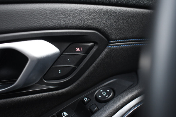 BMW 3 Serie Touring 330e xDrive M-Sport Dravit Pano HUD El-zetels Adp-demping Camera