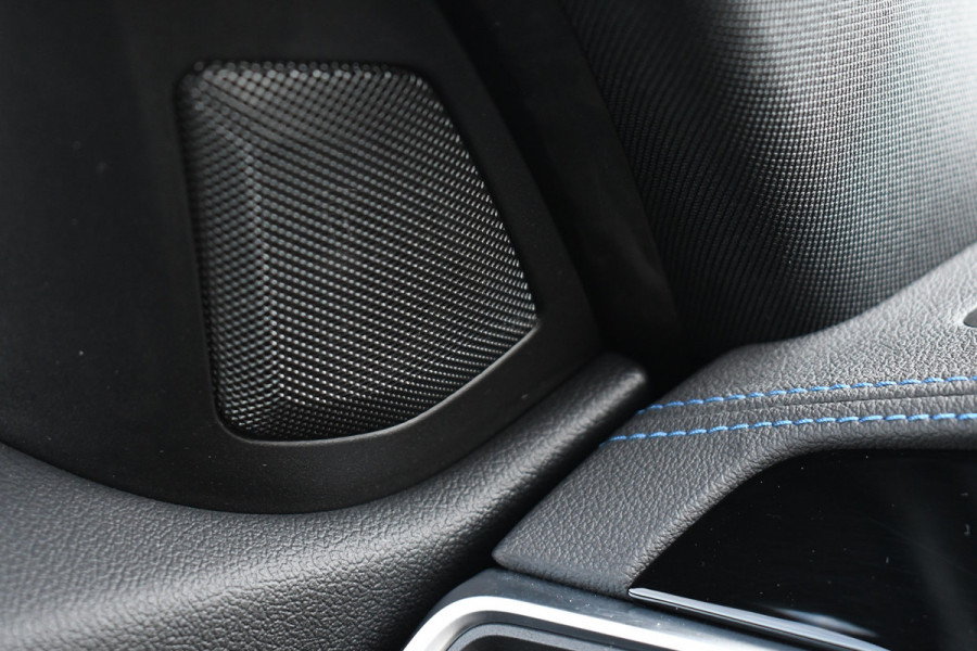BMW 3 Serie Touring 330e xDrive M-Sport Dravit Pano HUD El-zetels Adp-demping Camera