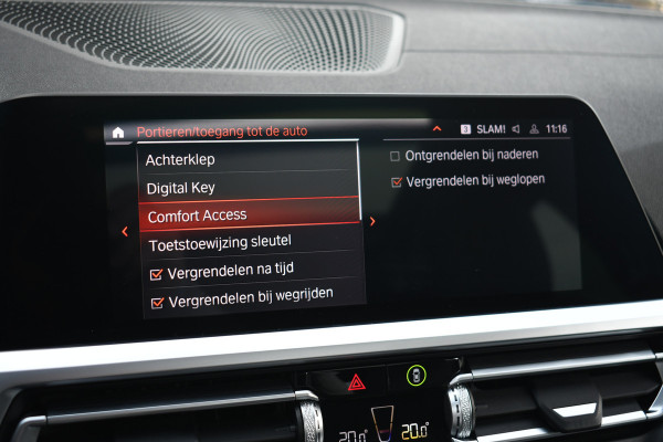 BMW 3 Serie Touring 330e xDrive M-Sport Dravit Pano HUD El-zetels Adp-demping Camera