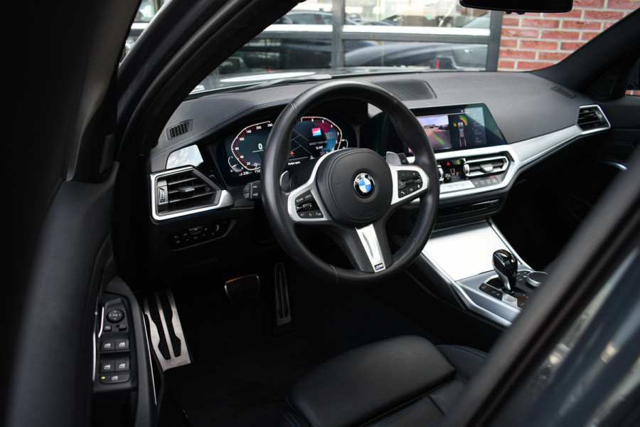 BMW 3 Serie Touring 330e xDrive M-Sport Dravit Pano HUD El-zetels Adp-demping Camera