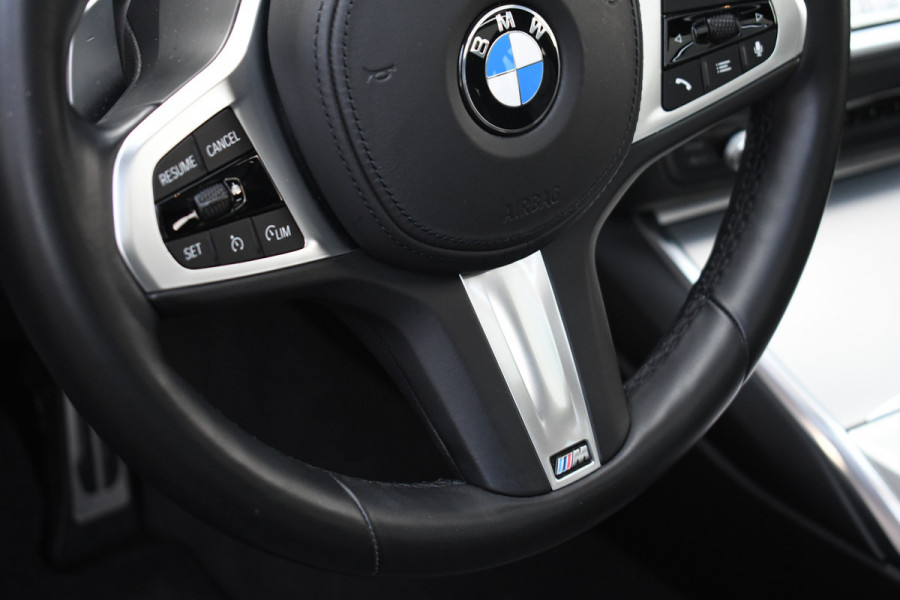 BMW 3 Serie Touring 330e xDrive M-Sport Dravit Pano HUD El-zetels Adp-demping Camera