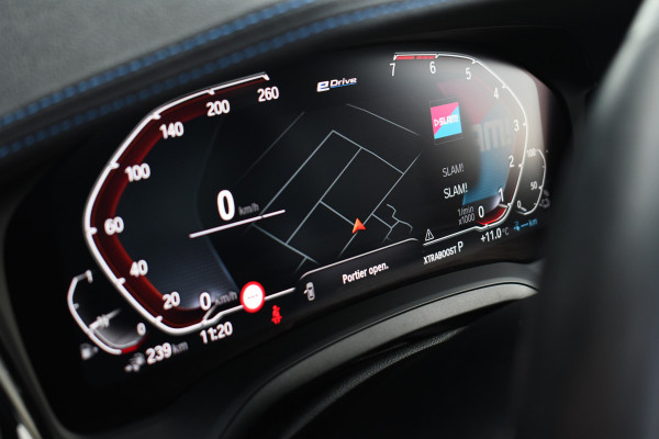 BMW 3 Serie Touring 330e xDrive M-Sport Dravit Pano HUD El-zetels Adp-demping Camera
