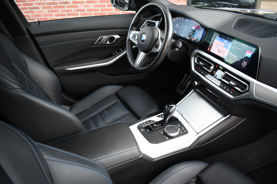 BMW 3 Serie Touring 330e xDrive M-Sport Dravit Pano HUD El-zetels Adp-demping Camera