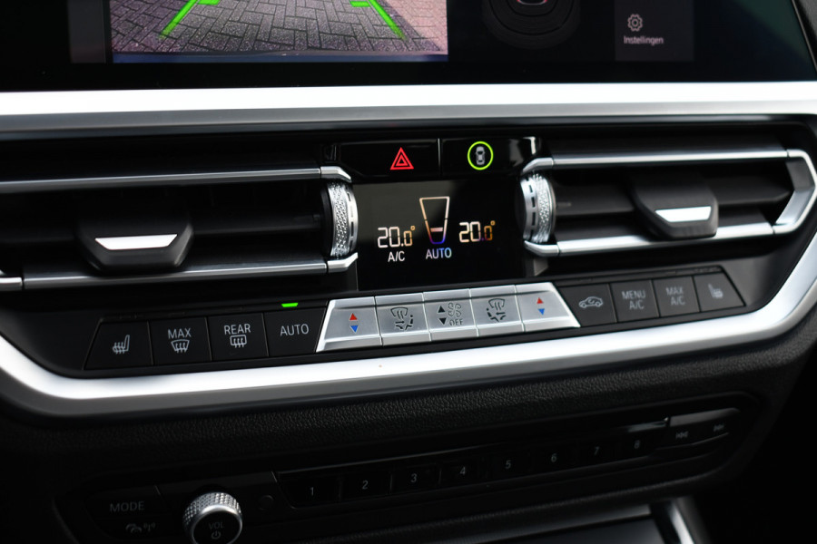 BMW 3 Serie Touring 330e xDrive M-Sport Dravit Pano HUD El-zetels Adp-demping Camera