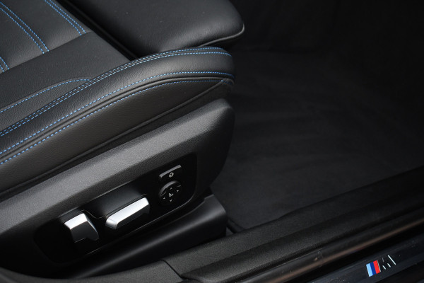 BMW 3 Serie Touring 330e xDrive M-Sport Dravit Pano HUD El-zetels Adp-demping Camera