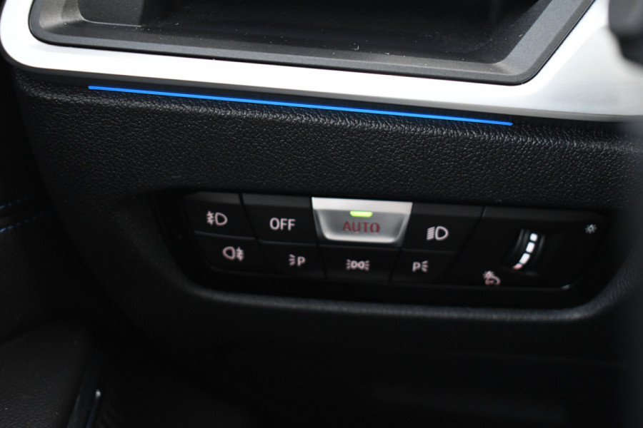 BMW 3 Serie Touring 330e xDrive M-Sport Dravit Pano HUD El-zetels Adp-demping Camera