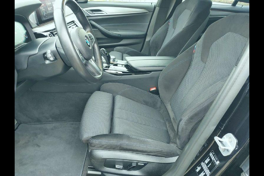 BMW 5 Serie 530i High Executive Edition M-Sport pakket virtueel, navigatie, sportstoelen