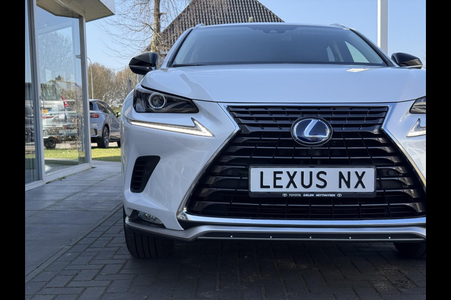 Lexus NX 300h Luxury Line | Trekhaak, Leer, Stoel + Stuurverwarming, Dodehoekherkenning, Elektrische achterklep, 18 inch