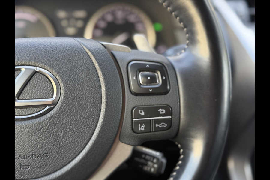 Lexus NX 300h Luxury Line | Trekhaak, Leer, Stoel + Stuurverwarming, Dodehoekherkenning, Elektrische achterklep, 18 inch