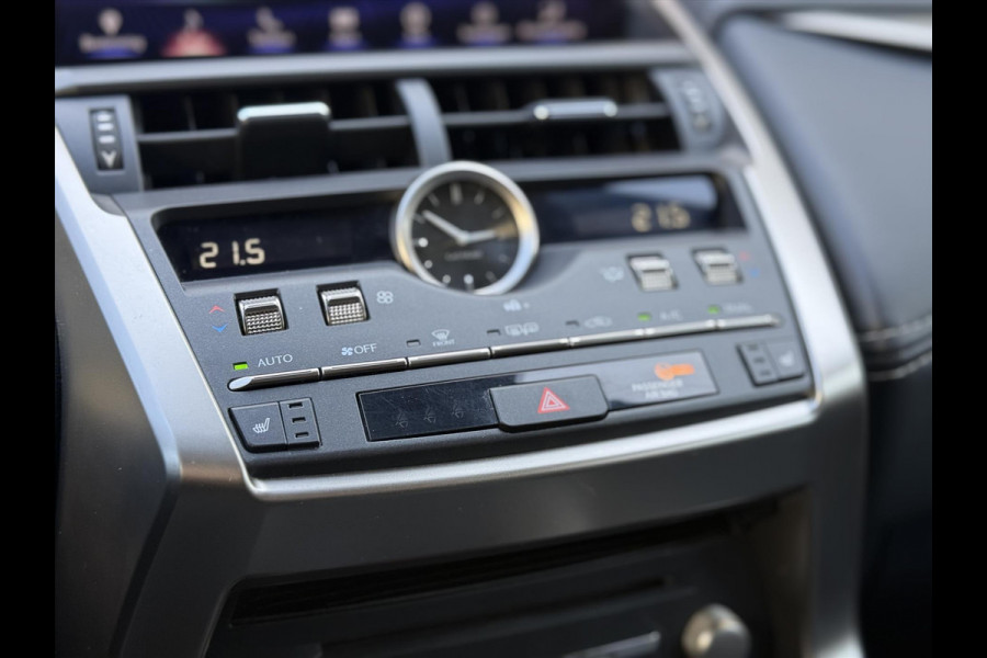 Lexus NX 300h Luxury Line | Trekhaak, Leer, Stoel + Stuurverwarming, Dodehoekherkenning, Elektrische achterklep, 18 inch