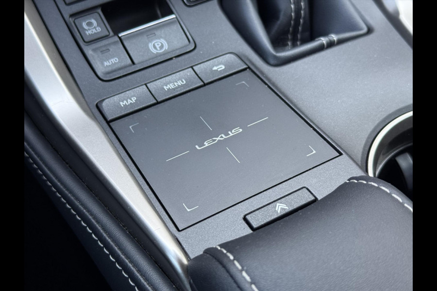 Lexus NX 300h Luxury Line | Trekhaak, Leer, Stoel + Stuurverwarming, Dodehoekherkenning, Elektrische achterklep, 18 inch