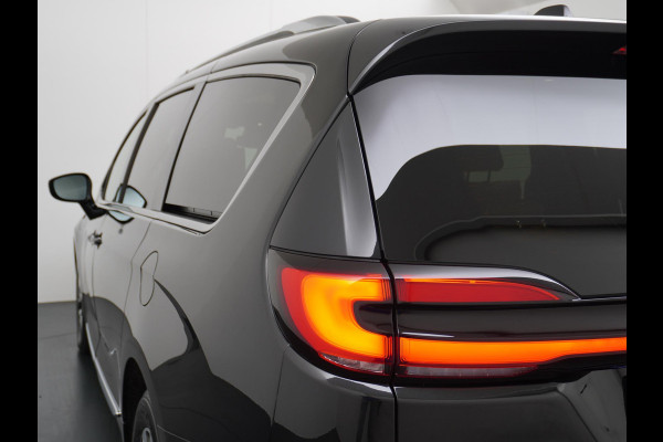 Chrysler Pacifica 3.6 V6 Hybrid 7 PERSOONS | ZEER LUXE UITGERUST | PANO | 360 CAMERA | LEDER+ STOELVENTILATIE+STOELVERWARMING