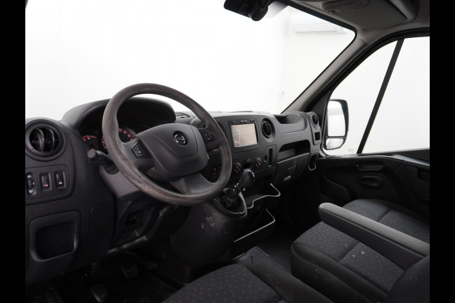 Opel Movano 2.3CDTI L2H2 3-Persoons Navi Ecc Camera Cruise Control Bluetooth Regen/Lichtsensor Pdc Betonplex vloer Lat om Lat betimmering Schuifdeur Navigatiepakket EURO 6 Y