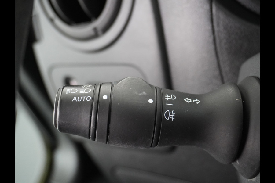 Opel Movano 2.3CDTI L2H2 3-Persoons Navi Ecc Camera Cruise Control Bluetooth Regen/Lichtsensor Pdc Betonplex vloer Lat om Lat betimmering Schuifdeur Navigatiepakket EURO 6 Y