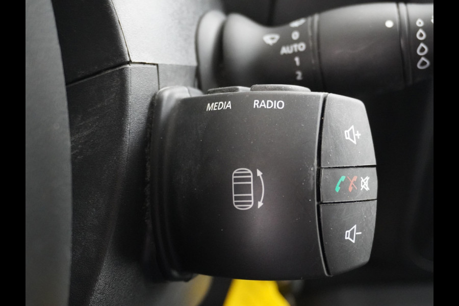 Opel Movano 2.3CDTI L2H2 3-Persoons Navi Ecc Camera Cruise Control Bluetooth Regen/Lichtsensor Pdc Betonplex vloer Lat om Lat betimmering Schuifdeur Navigatiepakket EURO 6 Y