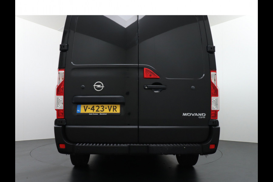 Opel Movano 2.3CDTI L2H2 3-Persoons Navi Ecc Camera Cruise Control Bluetooth Regen/Lichtsensor Pdc Betonplex vloer Lat om Lat betimmering Schuifdeur Navigatiepakket EURO 6 Y