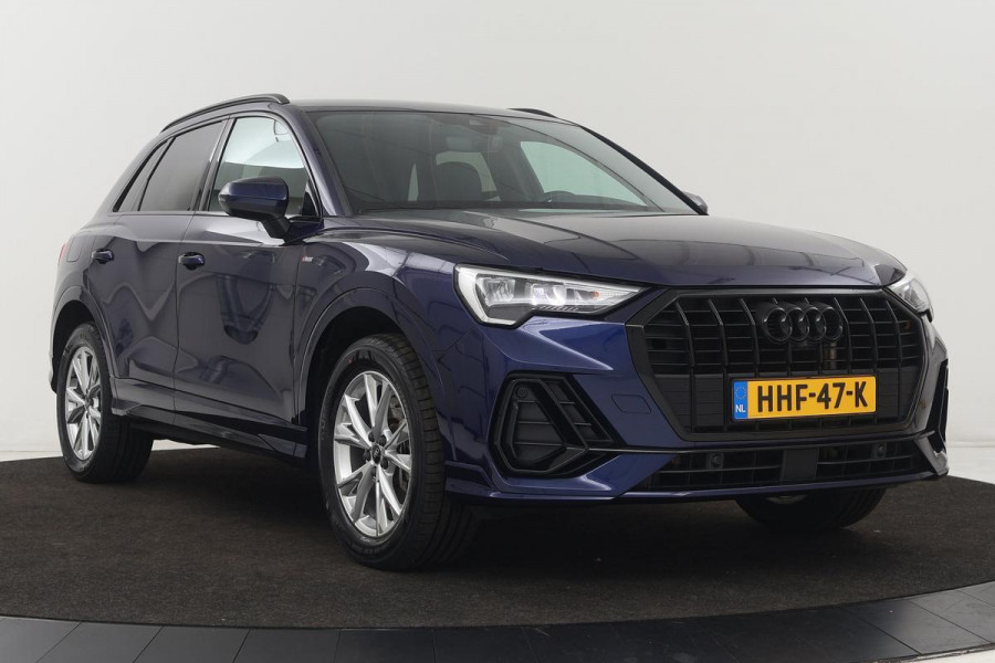 Audi Q3 45 TFSIe S Line | Stoelverwarming | Adaptive cruise | 360 camera | Carplay | Trekhaak | Sportstoelen | Navigatie | Virtual Cockpit | Full LED | Getint glas