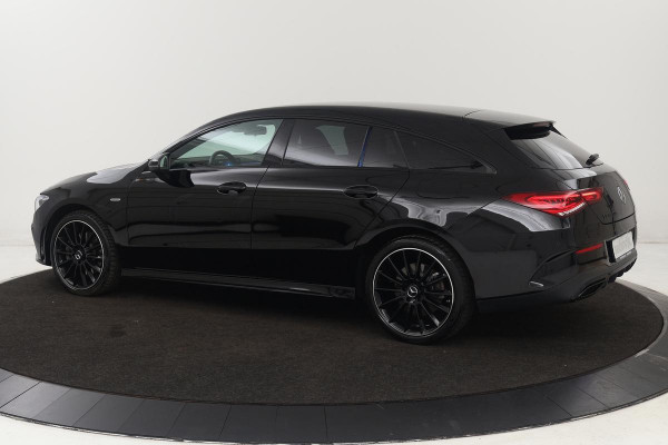 Mercedes-Benz CLA-Klasse Shooting Brake 250e AMG Night | Carplay | Stoelverwarming | Leder/Alcantara | Sfeerverlichting | Camera | Full LED | Park Assist | 19'' | Widescreen | Navigatie
