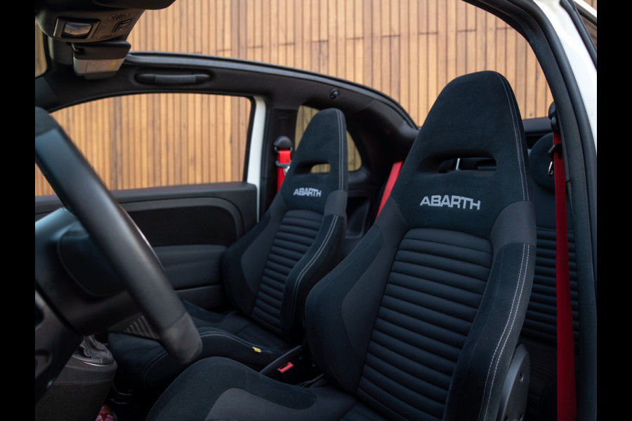 Abarth 595 C Competizione 70th Anniversary | Sabelt stoelen | Carbon dashboard