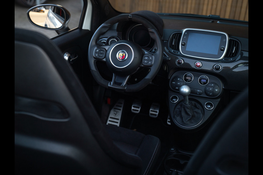 Abarth 595 C Competizione 70th Anniversary | Sabelt stoelen | Carbon dashboard