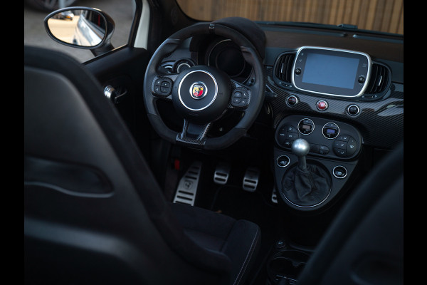 Abarth 595 C Competizione 70th Anniversary | Sabelt stoelen | Carbon dashboard