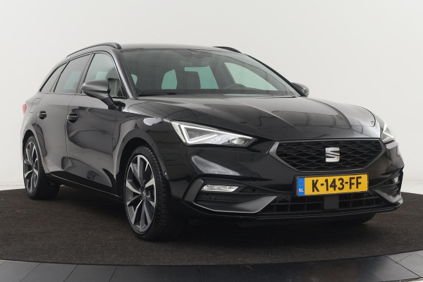 Seat Leon 1.5 eTSI FR Launch Edition | Carplay | Adaptive cruise | Trekhaak | Full LED | Park Assist | Dodehoek detectie | Sportstoelen