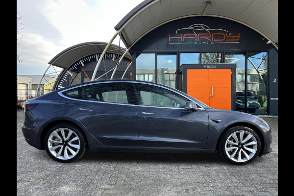 Tesla Model 3 Long Range AWD 75 kWh 86% SOH Trekhaak (1.000kg) 4x nw band Rijklaarprijs!