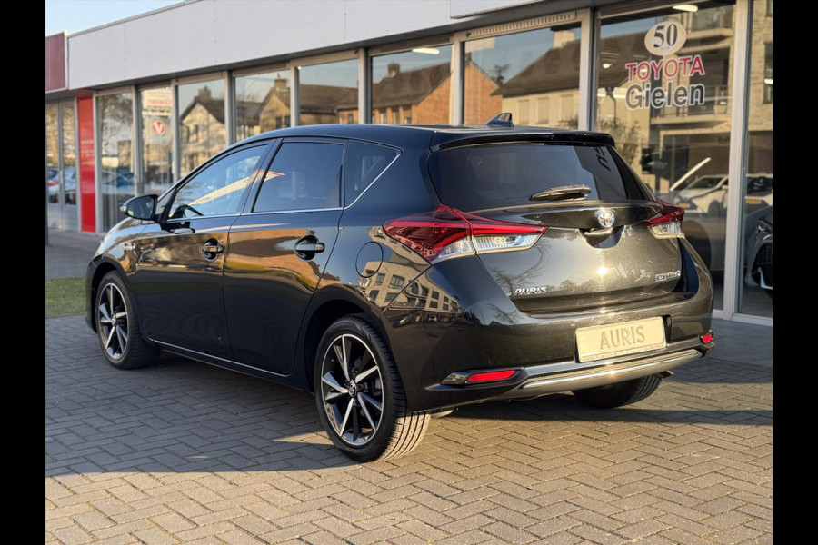 Toyota Auris 1.8 Hybrid Black Edition | Navigatie, 17 inch, Cruise control, Licht + Regensensor, Privacy Glass, Parkeercamera
