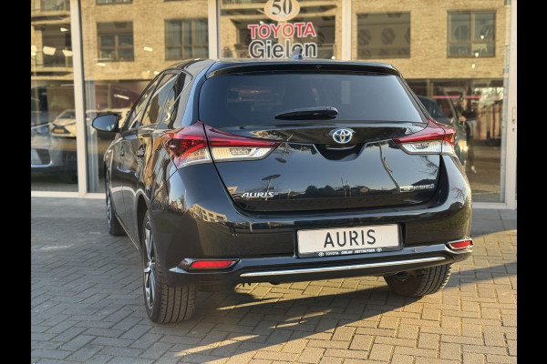 Toyota Auris 1.8 Hybrid Black Edition | Navigatie, 17 inch, Cruise control, Licht + Regensensor, Privacy Glass, Parkeercamera