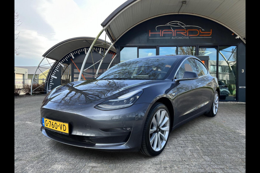 Tesla Model 3 Long Range AWD 75 kWh 86% SOH Trekhaak (1.000kg) 4x nw band Rijklaarprijs!