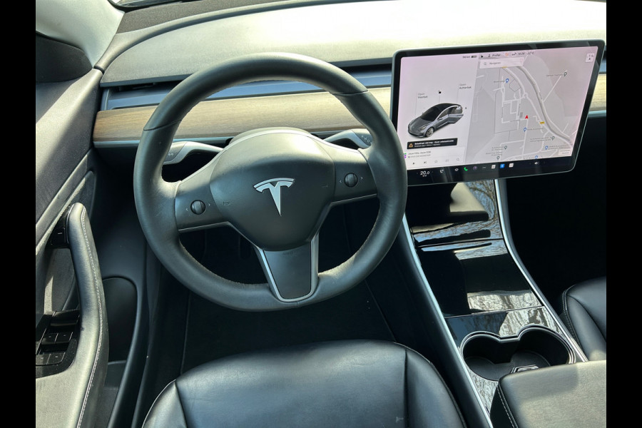 Tesla Model 3 Long Range AWD 75 kWh 86% SOH Trekhaak (1.000kg) 4x nw band Rijklaarprijs!