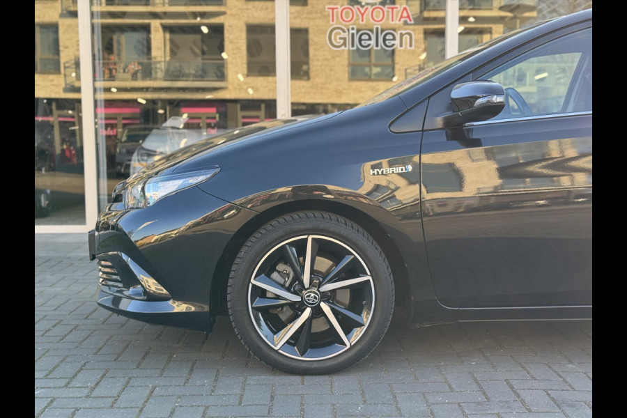 Toyota Auris 1.8 Hybrid Black Edition | Navigatie, 17 inch, Cruise control, Licht + Regensensor, Privacy Glass, Parkeercamera