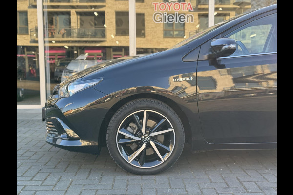 Toyota Auris 1.8 Hybrid Black Edition | Navigatie, 17 inch, Cruise control, Licht + Regensensor, Privacy Glass, Parkeercamera