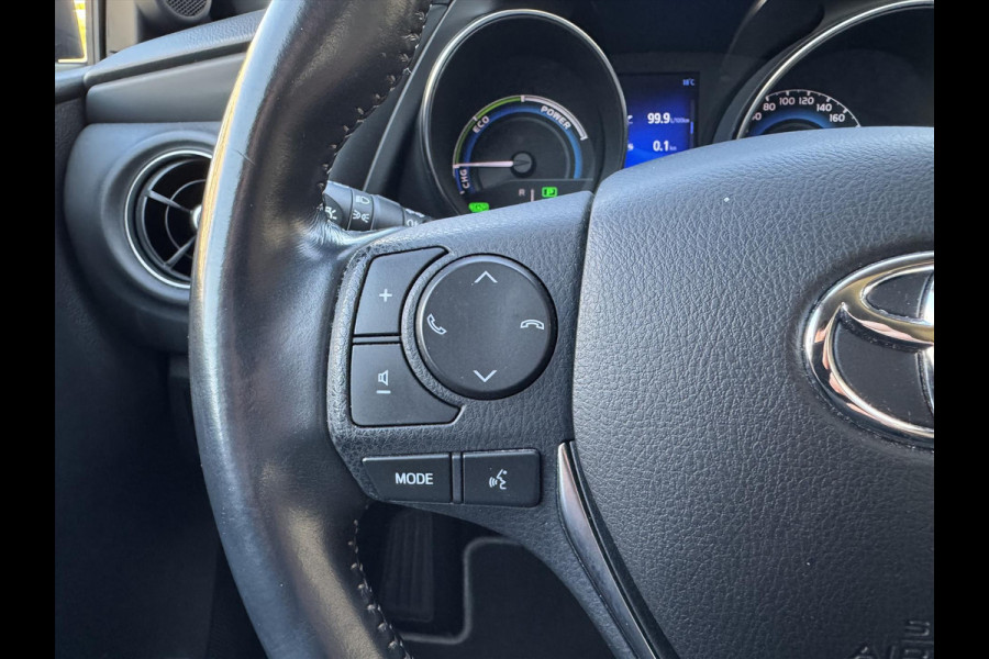 Toyota Auris 1.8 Hybrid Black Edition | Navigatie, 17 inch, Cruise control, Licht + Regensensor, Privacy Glass, Parkeercamera