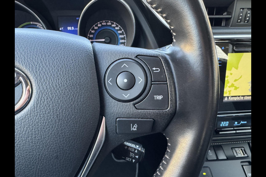 Toyota Auris 1.8 Hybrid Black Edition | Navigatie, 17 inch, Cruise control, Licht + Regensensor, Privacy Glass, Parkeercamera