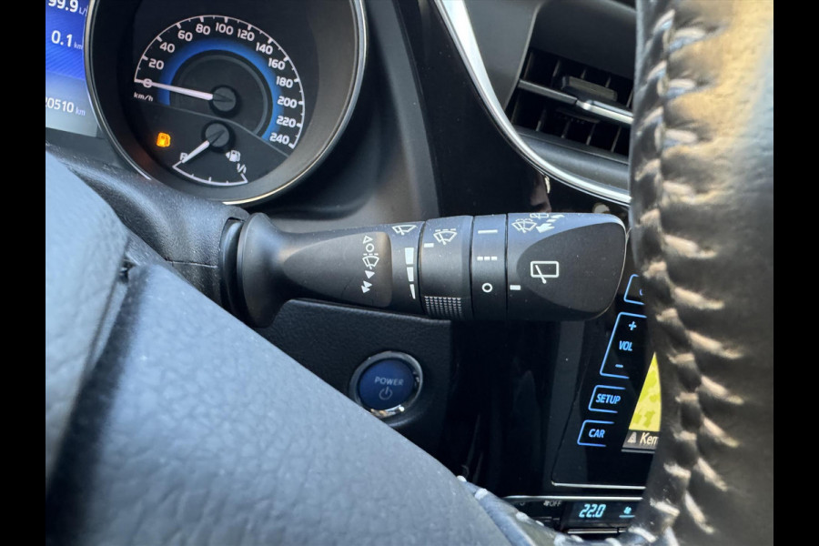 Toyota Auris 1.8 Hybrid Black Edition | Navigatie, 17 inch, Cruise control, Licht + Regensensor, Privacy Glass, Parkeercamera
