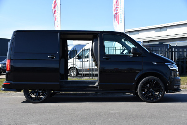 Volkswagen Transporter 2.0 TDI L1H1 Black Bulli Edition Adaptieve Cruise, Camera, Carplay, LED, 150PK, Automaat, Multimedia, Stoelverwarming, Uniek!
